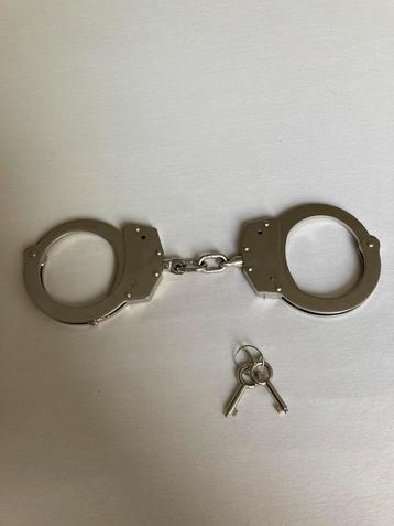   Handboeien politie USA beschikbaar voor biedingen