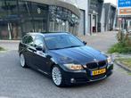 BMW 3-serie Touring 320d Efficient Dynamics 6-BAK XENON NAP!, Auto's, Euro 5, 4 cilinders, Origineel Nederlands, Grijs
