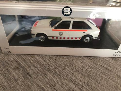 Tripple 9 1/18 Opel kadett d van de politie uit 1984 nieuw, Hobby en Vrije tijd, Modelauto's | 1:18, Nieuw, Auto, Overige merken