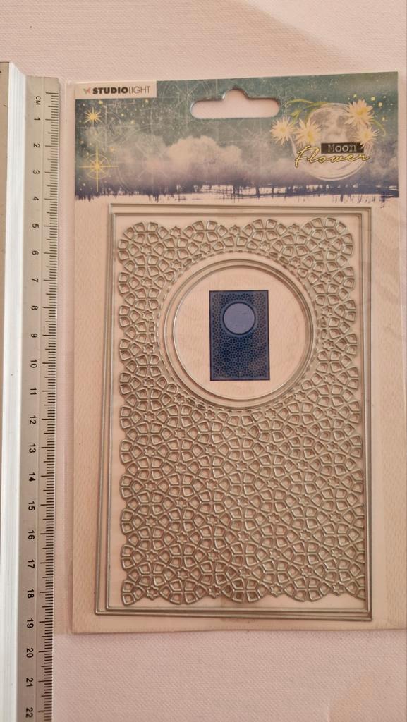 Studio Light Moon Flower Mal SL-MFL-CD138 - Nieuw!, Hobby en Vrije tijd, Kaarten | Zelf maken, Zo goed als nieuw, Pons of Mal