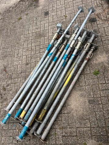 Bouw stempels te huur beschikbaar voor biedingen