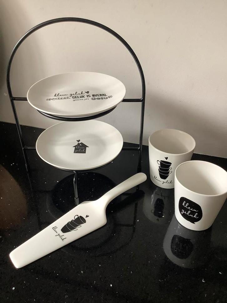 Leuk hightea setje 2 personen, Huis en Inrichting, Keuken | Servies, Nieuw, Overige typen, Overige stijlen, Aardewerk, Ophalen of Verzenden