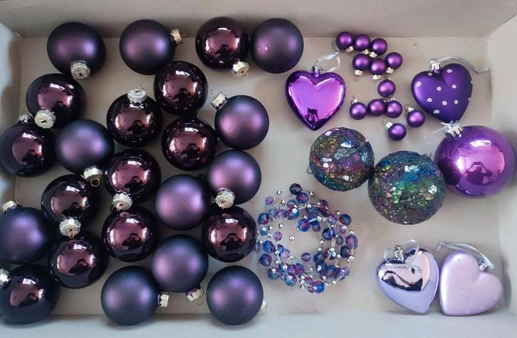 Paarse kerstballen kerstversiering 40+ items, Diversen, Kerst, Zo goed als nieuw, Ophalen of Verzenden