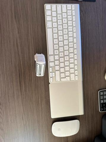 Apple toetsenbord + touchpad en muis beschikbaar voor biedingen