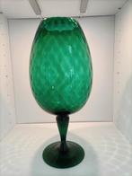 Prachtig groot vintage groen sier glas op voet, Minder dan 50 cm, Glas, Ophalen of Verzenden, Zo goed als nieuw