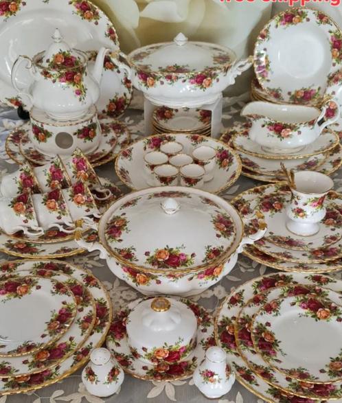 GEZOCHT Partijen Royal Albert, Inkoop, Old Country Roses etc, Antiek en Kunst, Antiek | Servies los, Ophalen of Verzenden