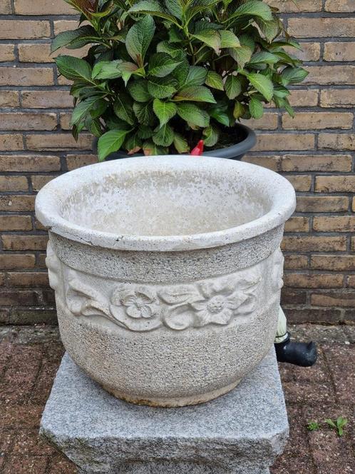Zware beton plantenbak 42 cm        met  randdecoratie, Tuin en Terras, Bloembakken en Plantenbakken, Gebruikt, Steen, Tuin, Minder dan 60 cm