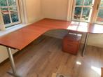 Groot IKEA hoek bureau, Huis en Inrichting, Bureaus, Ophalen, In hoogte verstelbaar, Gebruikt, Bureau