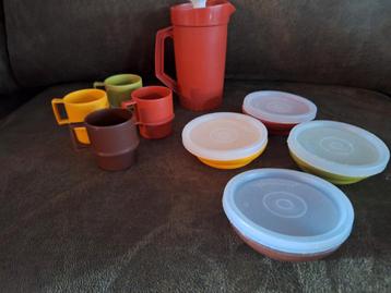 Vintage kindersetje Tupperware beschikbaar voor biedingen