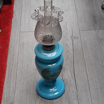 Staande olielamp opaline glas blauw beschikbaar voor biedingen