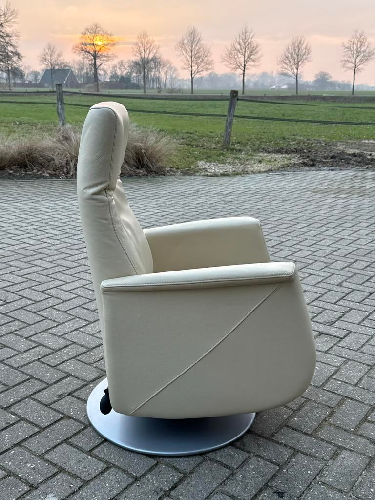 Prominent Relaxfauteuil Crème Leder - Handbediend, Huis en Inrichting, Fauteuils, Ophalen, Prominent, ., Zo goed als nieuw