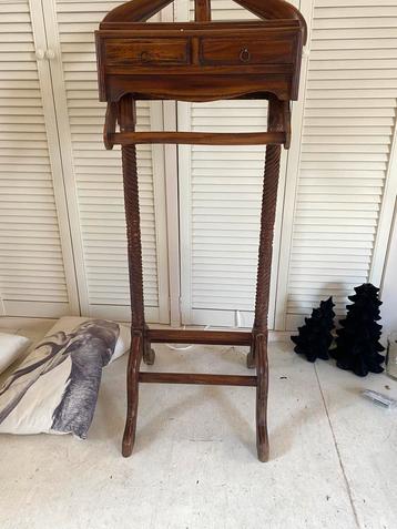 Houten kledingbutler met laden – 123x53x47 cm beschikbaar voor biedingen