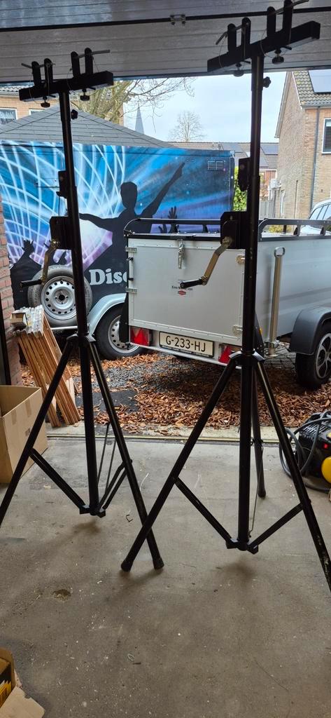 2 x Lichtstatieven, Wind-Up statieven met truss adapter., Muziek en Instrumenten, Licht en Laser, Gebruikt, Overige typen, Ophalen