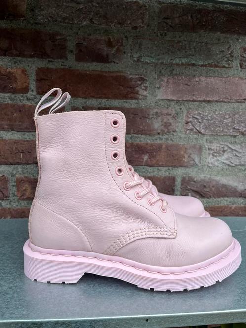 Dr. Martens 1460 Pascal mono pink maat 37, Kleding | Dames, Schoenen, Nieuw, Lage of Enkellaarzen, Roze, Ophalen of Verzenden