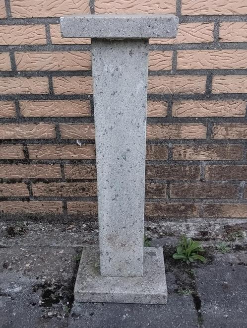 Zuiltje natuursteen wit, donkere vlekken, 83cm hoog, Tuin en Terras, Tuinbeelden, Gebruikt, Overige typen, Steen, Ophalen