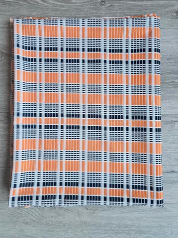 Grote lap oranje ruitstof coupon 180x150cm - Nieuw! beschikbaar voor biedingen