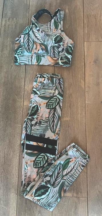 Stronger set x small beschikbaar voor biedingen