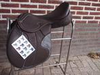 JC Confinado Springzadel 17,5 inch, Dieren en Toebehoren, Paarden en Pony's | Zadels, Nieuw, Ophalen of Verzenden, Springen