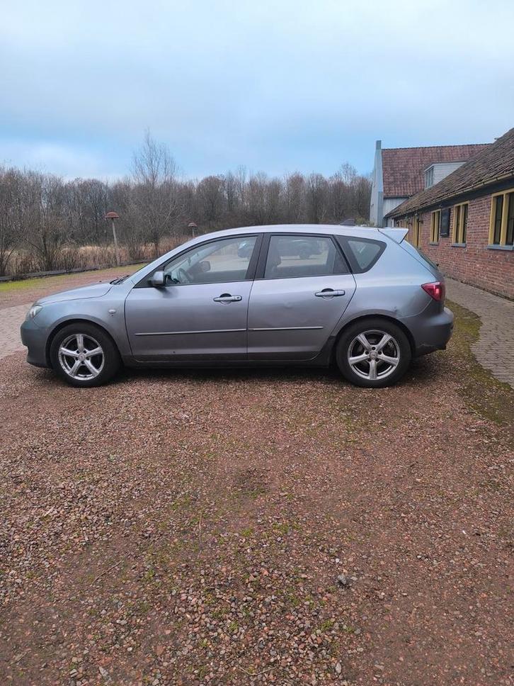 Mazda 3 1.6 Hatchback 2005 Grijs, Auto's, Mazda, Benzine, C, Hatchback, Handgeschakeld, Origineel Nederlands, Zilver of Grijs