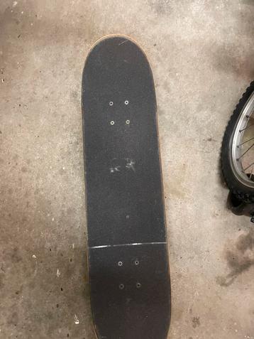 Skateboard beschikbaar voor biedingen