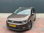 Volkswagen Touran 1.4 TSI Highline 7p / Navi / Cruise / Airc, Voorwielaandrijving, Euro 5, Zwart, 4 cilinders