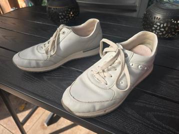 Witte sneaker maat 39  beschikbaar voor biedingen