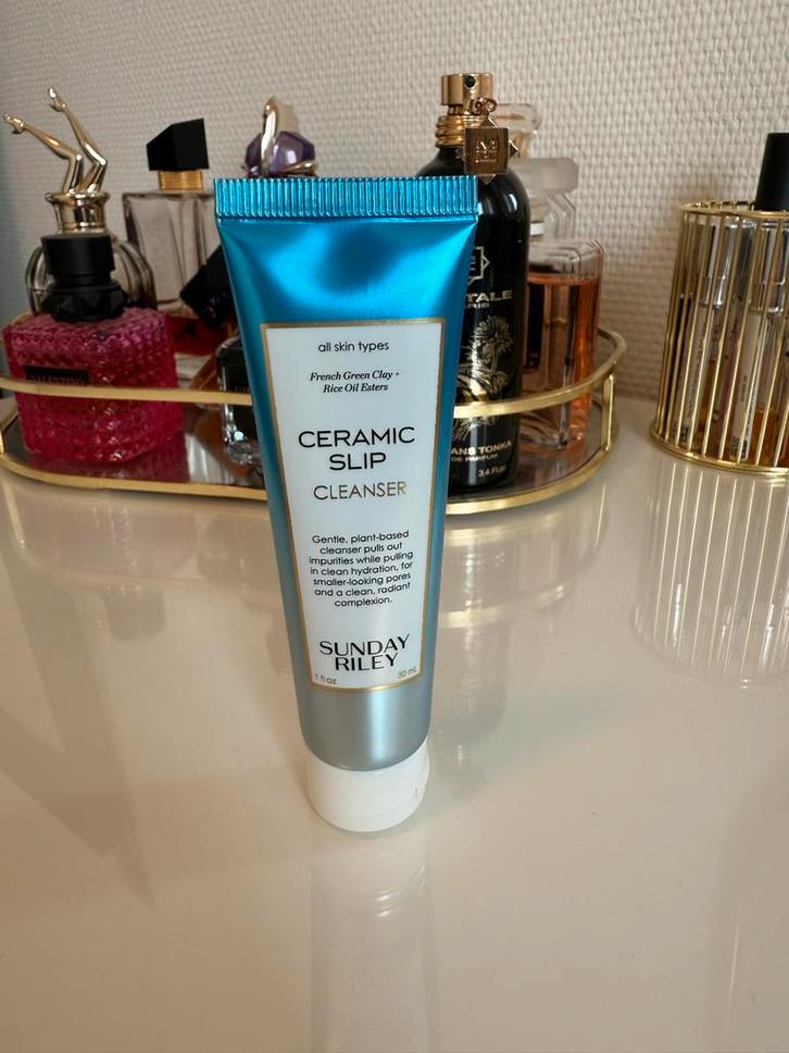 Sunday Riley Ceramic Slip Cleanser, Sieraden, Tassen en Uiterlijk, Uiterlijk | Cosmetica en Make-up, Nieuw, Make-up, Gehele gezicht