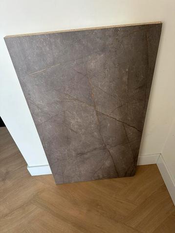 Mooi nieuwe houten plaat beschikbaar voor biedingen