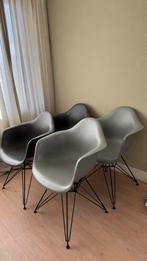 Vitra Eames DAR eetkamerstoelen - 4 stuks design stoelen, Huis en Inrichting, Stoelen, Ophalen of Verzenden, Zo goed als nieuw