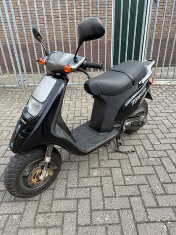 GESTOLEN!!! Piaggio Typhoon 50cc beschikbaar voor biedingen