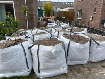 5 kuub zandgrond gratis beschikbaar voor biedingen