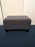 Poef/hocker kleur grijs, Huis en Inrichting, Ophalen, Zo goed als nieuw, Stof, Rechthoekig
