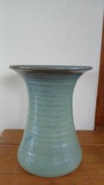 Gubbels Helden Vintage groen blauw gemêleerde trompet vaas, Aardewerk of Porselein, Nieuw, Ophalen of Verzenden, Minder dan 50 cm