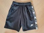 Nike korte broek, Ophalen of Verzenden, Zo goed als nieuw, Jongen, Broek