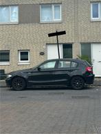 BMW 1-Serie 1.6 116I 2006 Zwart AIRCO | CRUISE, Auto's, BMW, 1596 cc, Zwart, 4 cilinders, 635 kg