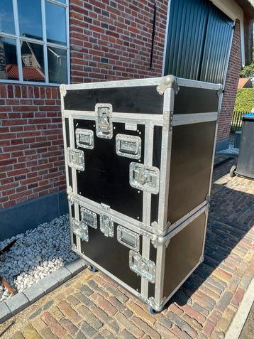 Kolthof flightcases taperack met onder en bovenkist beschikbaar voor biedingen