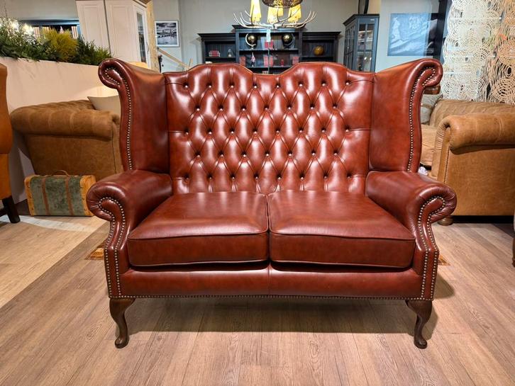 Engelse chesterfield 2 zits bank als Nieuw Chestnut, Huis en Inrichting, Fauteuils