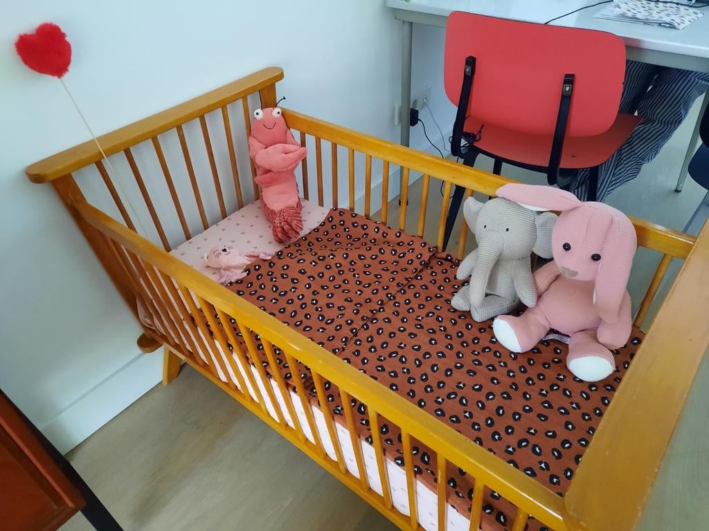 Baby ledikantje, hout, retro, 100x50, Kinderen en Baby's, Babywiegjes en Ledikanten, Ophalen