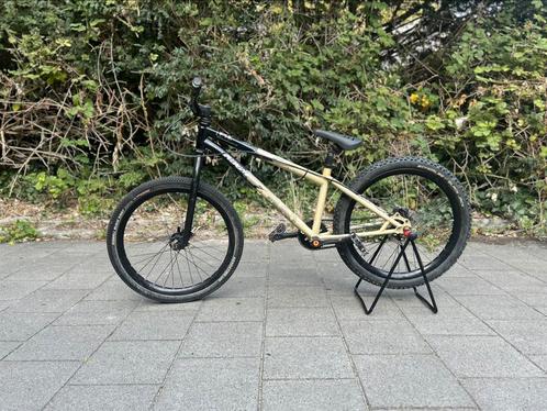 Specialized dirt jumper, Fietsen en Brommers, Fietsen | Mountainbikes en ATB, Zo goed als nieuw, Overige merken, Minder dan 45 cm