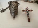Zilveren godslampje en zilveren corpes met houten kruisje., Ophalen of Verzenden, Zilver