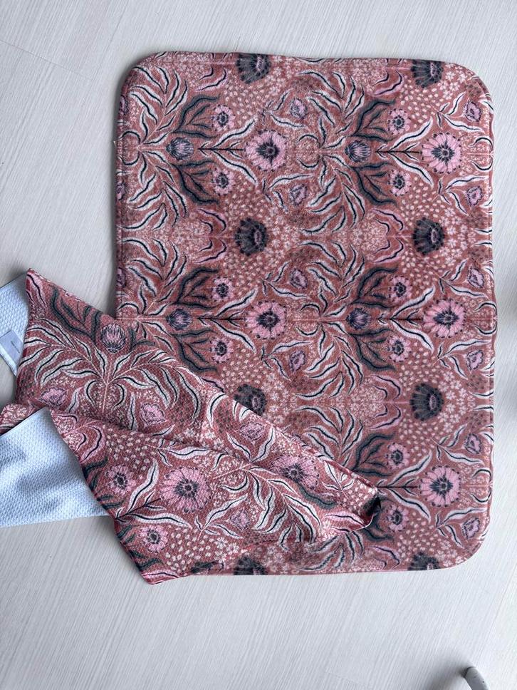 Bubble & Blend badmat en doek, Huis en Inrichting, Badkamer | Badtextiel en Accessoires, Zo goed als nieuw, Badmat, Ophalen of Verzenden