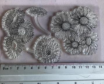 2 grote clear stamps beschikbaar voor biedingen