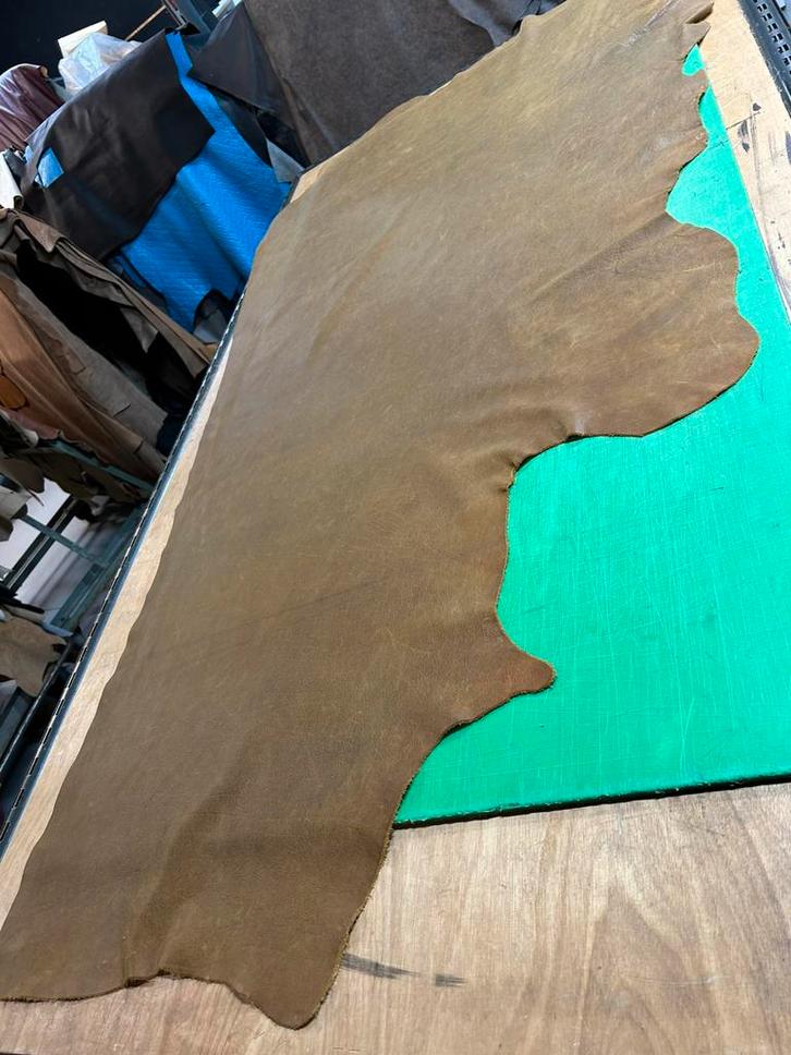 Cognac patina-vintage halve huid 1,5mm dik Soepel&glad A-505, Hobby en Vrije tijd, Stoffen en Lappen, Zo goed als nieuw, Leer of Kunstleer