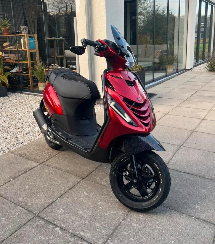 Nette Piaggio Zip 4t 50cc, Fietsen en Brommers, Scooters | Piaggio, Zo goed als nieuw, Zip, Maximaal 45 km/u, Benzine, Ophalen