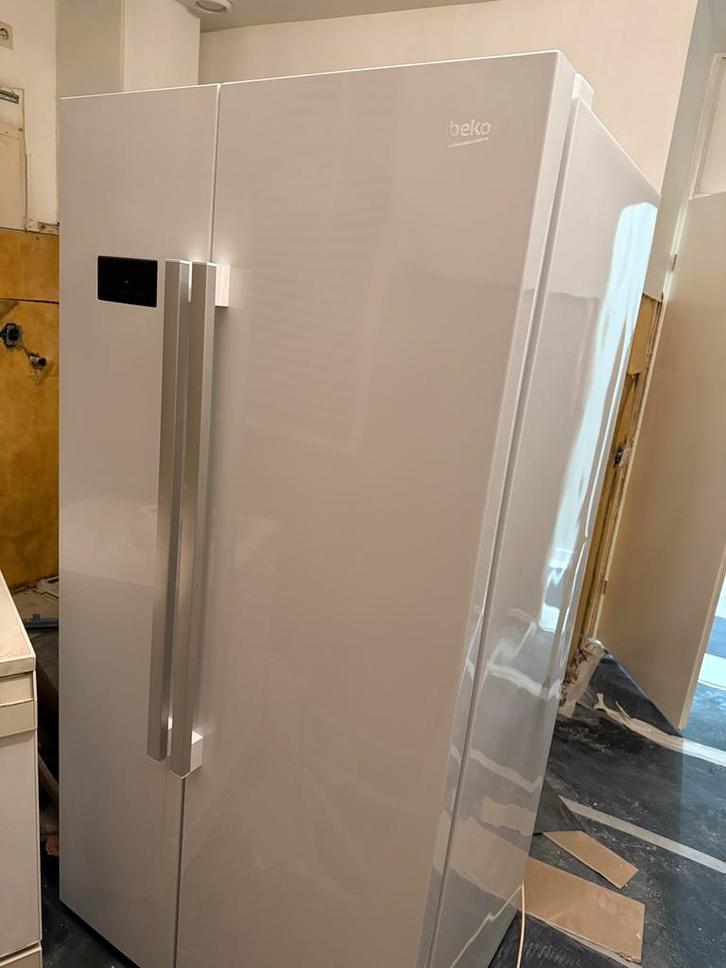 Beko Combi Koelkast/Vriezer - Weinig Gebruikt, Huis en Inrichting, Kasten | Lockerkasten, Zo goed als nieuw, Ophalen