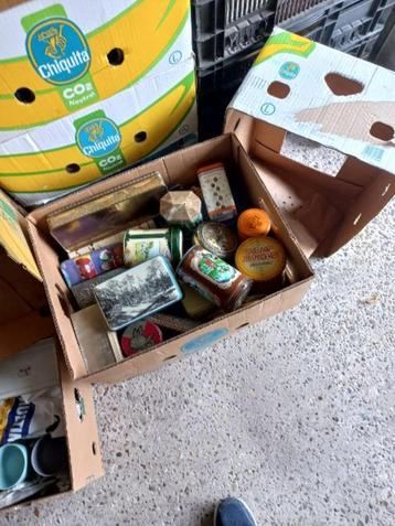 Rommelmarkt spullen beschikbaar voor biedingen