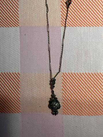 Antieke Ketting met Roos Hanger beschikbaar voor biedingen