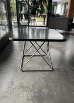 Originele Thonet Eiffel salontafel – 70x70 cm, Ophalen, Design klassieker, Gebruikt, 50 tot 100 cm