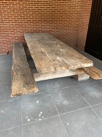 Zeer zware grote Picknick tafel robuust MOET WEG beschikbaar voor biedingen