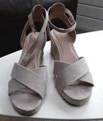 Te koop: Mooie zachtroze sleehak sandaal van H&M  Mt: 37, Kleding | Dames, Schoenen, Sandalen of Muiltjes, H&M, Ophalen of Verzenden